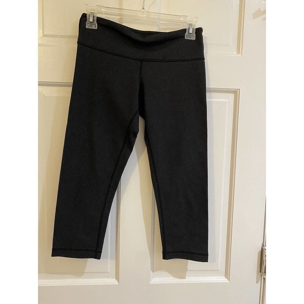 Lululemon Women’s Capri Leggings Size 6 Heathered Gray